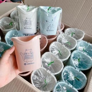 Cốc Dán Tường Cắm Bàn Chải Kem Đánh Răng Nhà Tắm Có Lỗ Thoát Nước Nhựa Việt Nhật (6370) A0923