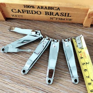 Kềm cắt móng tay lớn, nhẵn có kèm tăm ngoáy tai A1257