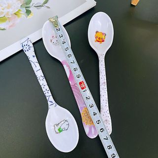 Thìa trắng cán dài in hình hoạt hình hình bầu dục, Thìa nhỏ in hình trẻ em, Thìa ăn trẻ em A1345