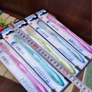 BÀN CHẢI ĐÁNH RĂNG NHIỀU MÀU BOMEI A1453