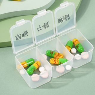 Hộp thuốc có bao bì riêng dành cho người cao tuổi, bao gồm lời nhắc uống thuốc ba lần một ngày (sáng, trưa và tối) A1732