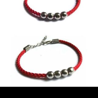 Vòng đeo tay xinh xắn nha vòng tay màu đỏ