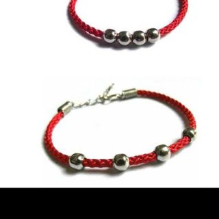 Vòng đeo tay xinh xắn nha vòng tay màu đỏ