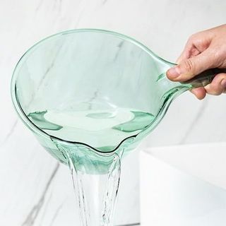 Gáo Múc Nước Bằng Nhựa Trong Suốt Có Tay Cầm Hàng Dày Dặn A4641