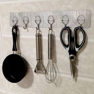 Thanh 6 Móc Kim Loại Dán Tường Siêu DínhTreo Đồ Quần Áo Đa Năng Bản Lề Tròn A4921