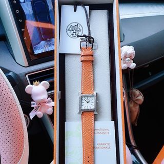 ĐỒNG HỒ NỮ CAO CẤP HERME DÂY DA NHIỀU MÀU MẶT HỘT VIỀN ĐÁ BẠC