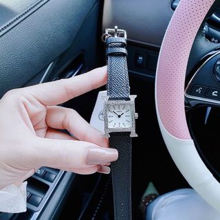 ĐỒNG HỒ NỮ CAO CẤP HERME DÂY DA NHIỀU MÀU MẶT HỘT VIỀN ĐÁ BẠC