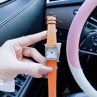 ĐỒNG HỒ NỮ CAO CẤP HERME DÂY DA NHIỀU MÀU MẶT HỘT VIỀN ĐÁ BẠC