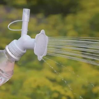 Vòi phun nước hoa hướng dương hai đầu tự động tưới nước làm vườn từ chai đựng đồ uống đã sử dụng L0613