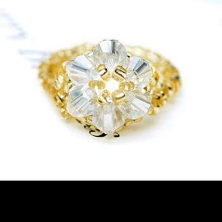 Nhẫn pha lê đeo tay xinh xắn