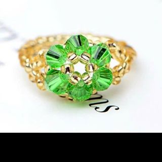 Nhẫn pha lê đeo tay xinh xắn