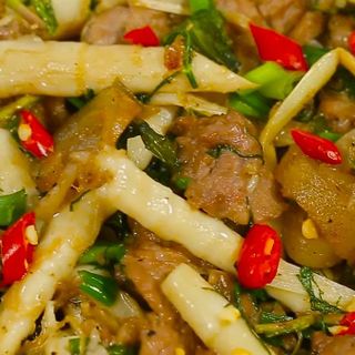 Măng Trúc ngâm tỏi ớt - hủ 1kg luôn nước