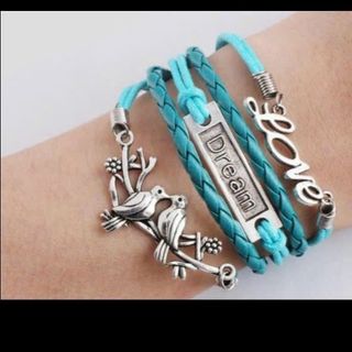 Vòng đeo tay da nhiều tầng mẫu mới nhất