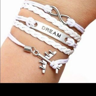 Vòng đeo tay da nhiều tầng mẫu mới nhất