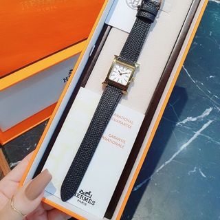 ĐỒNG HỒ NỮ CAO CẤP HERME MẶT SỐ HỘT NIỀNG THÉP VÀNG DÂY DA NHIỀU MÀU