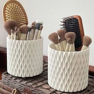 Hộp đựng cọ trang điểm tròn xoay 360 độ, giá đựng cọ phấn mắt, giá lọ để bút để bàn cho học sinh L0622