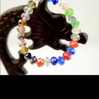 Vòng đeo tay pha lê cho nữ có nhiều màu sắc nha