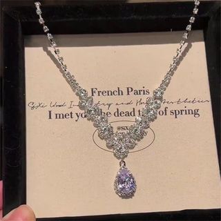 Dây chuyền đính hột kim cương sáng lấp lánh