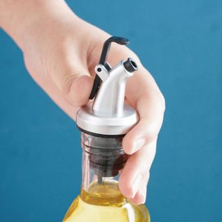 Đầu vòi rót dầu ăn nước tương nước mắm, nắp chai dẫn dầu kiểu đẩy nắp nhà bếp căn chỉnh gia vị L1431