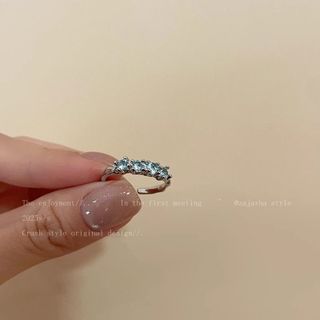 Nhẫn đồng giá kiểu dáng đa dạng