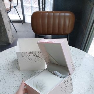 HỘP GỖ BỌC VẢI IN NHIỆT NẮP BẬT CÓ NƠ