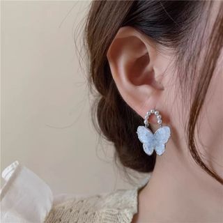 Bông tai đinh tán hoa bướm ngọc trai