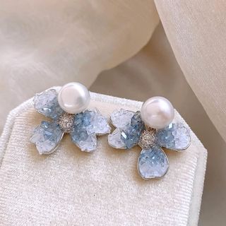 Bông tai đinh tán hoa bướm ngọc trai