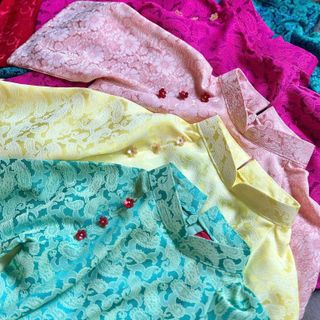 Áo dài bé gái gấm lụa 4 tà