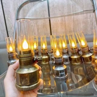 ĐÈN DẦU ĐỂ BÀN SÀI PIN PHONG CÁCH CỔ ĐIỂN