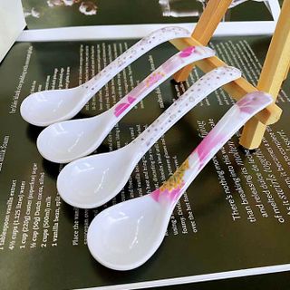 Thìa in cán cong, thìa nhựa nhỏ xíu dành cho trẻ em, thìa súp trẻ em L2042