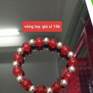 Chuỗi đeo tay xinh màu đỏ nhe