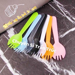 Set 50 thìa nhựa dùng để ăn bánh kem (dài 11cm)