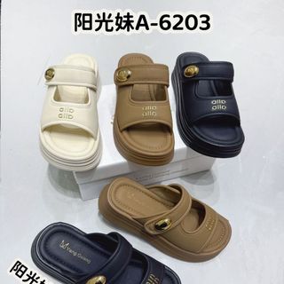 Dép thời trang cao cấp hot hit nhất hiện nay