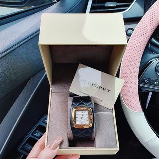 ĐỒNG HỒ NỮ CAO CẤP BUBBERI PHIÊN BẢN HEMET COLLIER DÂY DA MẶT VUÔNG NIỀNG THÉP VÀNG