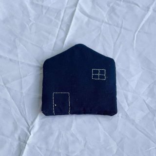 Lót ly vải thiết kế - hình ngôi nhà