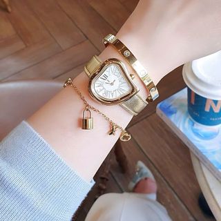 ĐỒNG HỒ NỮ CAO CẤP YXL DÂY DA NHIỀU MÀU MẶT TRÁI TIM VÀ HAI LẮC TAY FULLBOX HÃNG