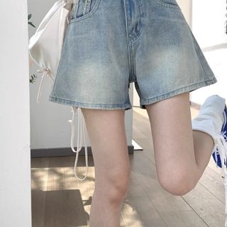Quần short denim ống đứng màu sáng dành cho nữ mùa hè 2025 thiết kế kiểu dáng mới, cạp cao, dáng chữ A, túi sau rách