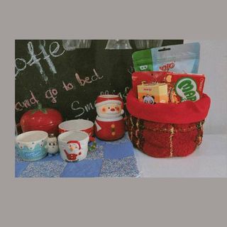 Túi vải trụ tròn đựng đồ noel trong nhà