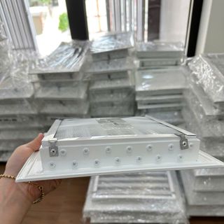 MIỆNG GIÓ LOUVER NAN Z KÈM LƯỚI CHẮN CÔN TRÙNG  KTM: 200 × 200 mm - KTC: 150 × 150 mm