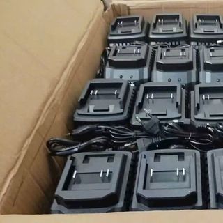 sạc máy khoan pin hitachi, makita