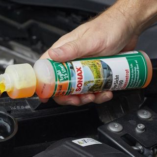Dung dịch vệ sinh và làm trong kính lái đậm đặc 1:100 Sonax 271141/371141 250ml - rửa đèn pha XENON, đèn Plastic, tẩy vết côn trùng, các hạt nano làm trong kính, bảo vệ kính, không tạo vết sau khi gạt nước