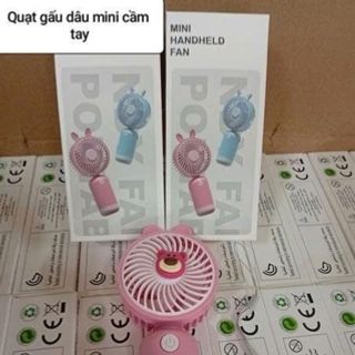 Quạt gấu dâu mini cầm tay