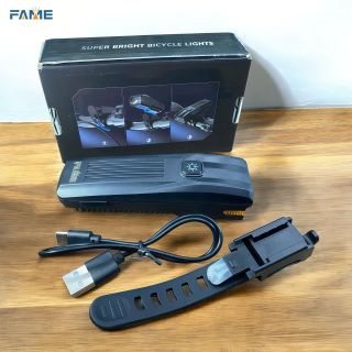 ĐÈN PIN GẮN XE ĐẠP FAME B8