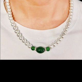 Dây chuyền kèm mặt màu xanh hoặc đỏ