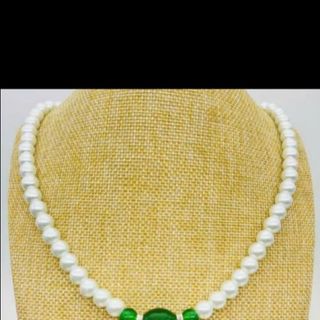 Dây chuyền kèm mặt màu xanh hoặc đỏ