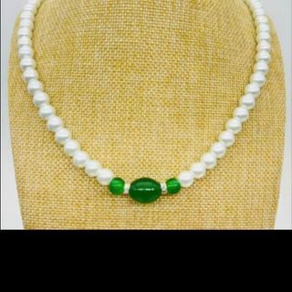 Dây chuyền kèm mặt màu xanh hoặc đỏ