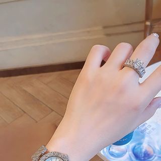 SIÊU RẺ ĐỒNG HỒ NỮ THỜI TRANG RODAL MẶT TRÒN DÂY FULL HỘT XI MÀU BẠC