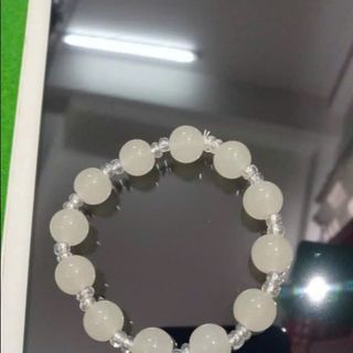Vòng chuỗi đeo tay phong thủy đá trắng mẫu mới nhất