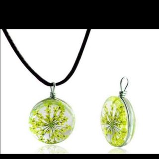 Dây chuyền da kèm mặt đá ép hoa khô y hình rất đẹp nhe