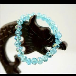 Vòng tay phong thủy pha lê chiếu lấp lánh xinh xắn